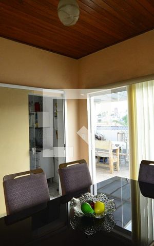 Casa à venda com 311m², 5 quartos e 1 vagaSala