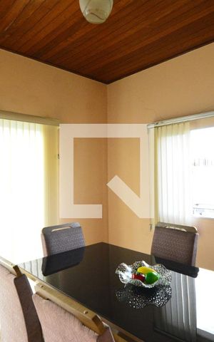 Casa à venda com 311m², 5 quartos e 1 vagaSala