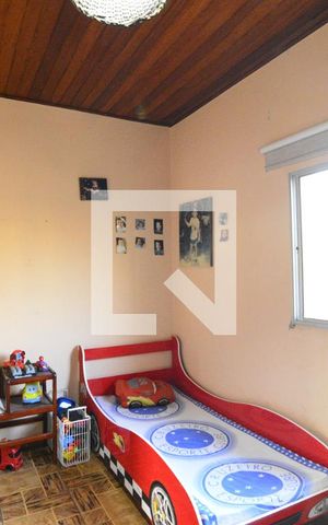 Casa à venda com 311m², 5 quartos e 1 vagaQuarto