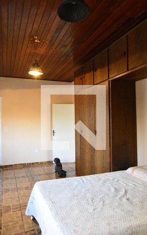 Casa à venda com 311m², 5 quartos e 1 vagaQuarto