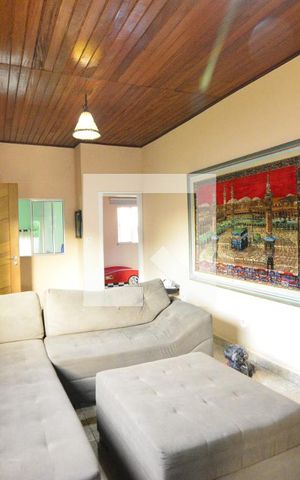 Casa à venda com 311m², 5 quartos e 1 vagaSala