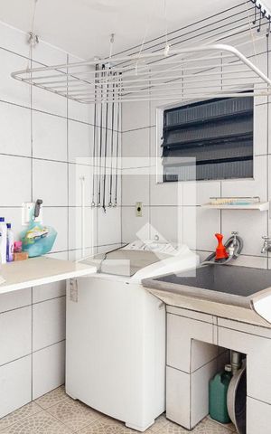 Casa à venda com 200m², 3 quartos e 2 vagasÁrea de Serviço