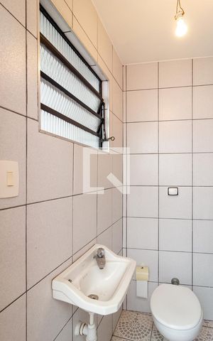 Casa à venda com 200m², 3 quartos e 2 vagasBanheiro de Serviço