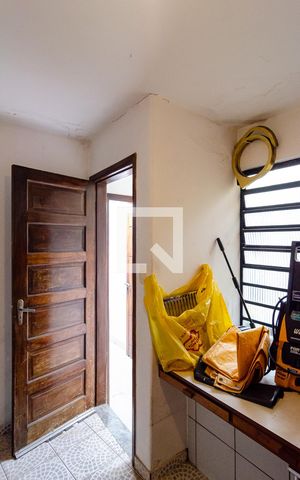 Casa à venda com 200m², 3 quartos e 2 vagasQuarto de Serviço