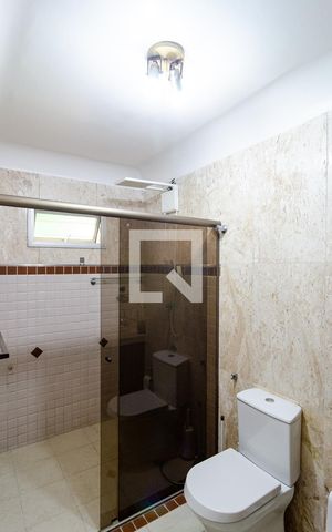 Casa à venda com 200m², 3 quartos e 2 vagasBanheiro do Quarto 1