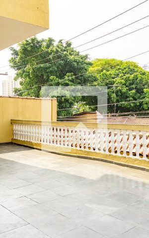 Casa à venda com 280m², 3 quartos e 4 vagas Casa à venda com 280m², 3 quartos e 4 vagasVaranda