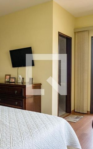 Casa à venda com 280m², 3 quartos e 4 vagas Casa à venda com 280m², 3 quartos e 4 vagasSuíte