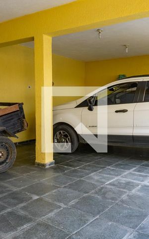 Casa à venda com 280m², 3 quartos e 4 vagas Casa à venda com 280m², 3 quartos e 4 vagasGaragem