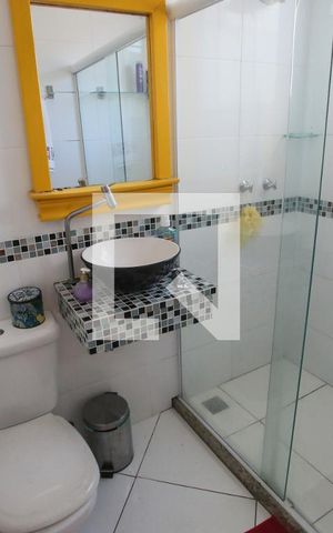 Casa à venda com 140m², 5 quartos e 3 vagas Casa à venda com 140m², 5 quartos e 3 vagasBanheiro Social