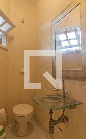 Casa à venda com 400m², 3 quartos e 3 vagas Casa à venda com 400m², 3 quartos e 3 vagasLavabo