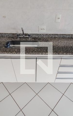 Apartamento para alugar com 69m², 2 quartos e 2 vagasCozinha