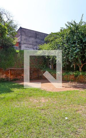 Apartamento para alugar com 48m², 2 quartos e 1 vaga Apartamento para alugar com 48m², 2 quartos e 1 vagaÁrea comum - campo de futebol