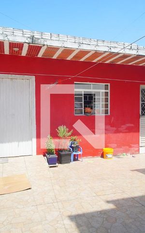Casa à venda com 168m², 2 quartos e 1 vagaFachada