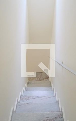 Casa para alugar com 150m², 4 quartos e 3 vagasEscada
