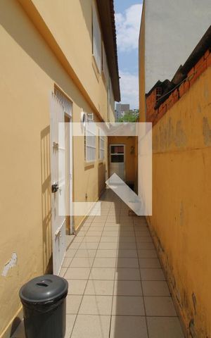 Casa à venda com 262m², 3 quartos e 2 vagasQuintal lateral