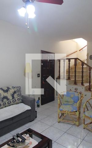 Casa à venda com 262m², 3 quartos e 2 vagasSala
