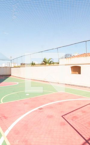 Apartamento à venda com 82m², 3 quartos e 2 vagas Apartamento à venda com 82m², 3 quartos e 2 vagasÁrea comum - Quadra