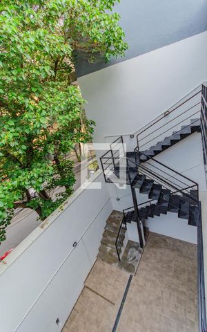 Studio para alugar com 16m², 1 quarto e sem vaga Studio para alugar com 16m², 1 quarto e sem vagaEscada