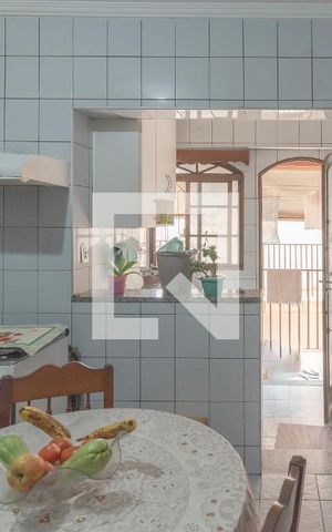 Casa à venda com 200m², 3 quartos e 2 vagas Casa à venda com 200m², 3 quartos e 2 vagasCozinha