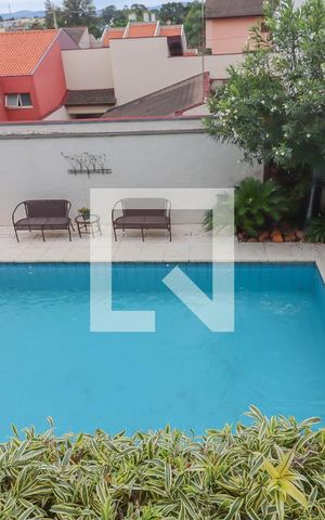 Casa de condomínio à venda com 420m², 5 quartos e 3 vagas Casa de condomínio à venda com 420m², 5 quartos e 3 vagasVista