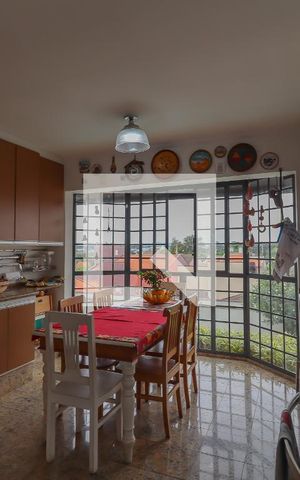 Casa de condomínio à venda com 420m², 5 quartos e 3 vagas Casa de condomínio à venda com 420m², 5 quartos e 3 vagasCozinha