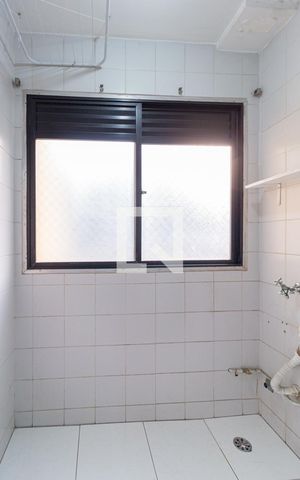 Apartamento para alugar com 57m², 2 quartos e 1 vagaCozinha e área de serviço