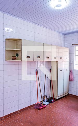 Casa à venda com 134m², 2 quartos e 2 vagas Casa à venda com 134m², 2 quartos e 2 vagasCozinha