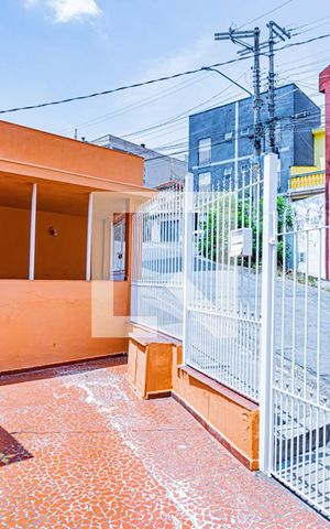 Casa à venda com 134m², 2 quartos e 2 vagas Casa à venda com 134m², 2 quartos e 2 vagasQuintal