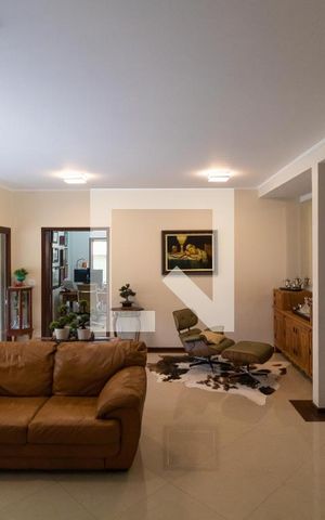Casa de condomínio à venda com 420m², 4 quartos e 4 vagas Casa de condomínio à venda com 420m², 4 quartos e 4 vagasSalas