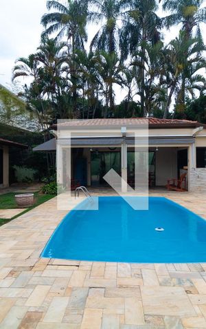 Casa de condomínio à venda com 420m², 4 quartos e 4 vagas Casa de condomínio à venda com 420m², 4 quartos e 4 vagasPiscina