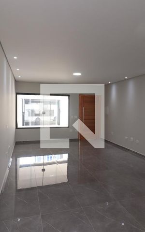 Casa à venda com 155m², 3 quartos e 2 vagasSala de TV