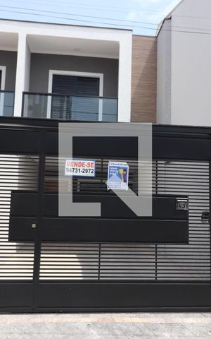 Casa à venda com 155m², 3 quartos e 2 vagasFachada