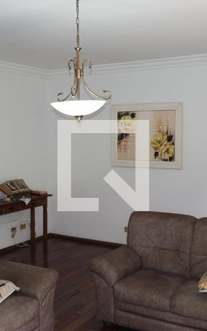 Casa para alugar com 216m², 3 quartos e 4 vagas Casa para alugar com 216m², 3 quartos e 4 vagasSala