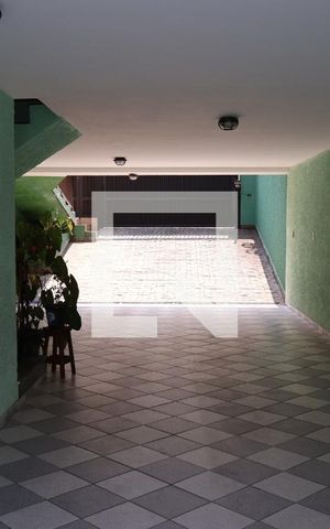 Casa para alugar com 216m², 3 quartos e 4 vagas Casa para alugar com 216m², 3 quartos e 4 vagasÁrea comum