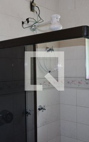 Casa para alugar com 216m², 3 quartos e 4 vagas Casa para alugar com 216m², 3 quartos e 4 vagasBanheiro