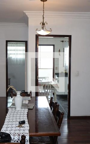 Casa para alugar com 216m², 3 quartos e 4 vagas Casa para alugar com 216m², 3 quartos e 4 vagasSala
