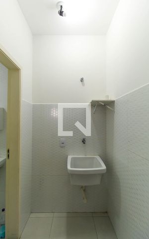 Studio para alugar com 28m², 1 quarto e sem vaga Studio para alugar com 28m², 1 quarto e sem vagaÁrea de Serviço
