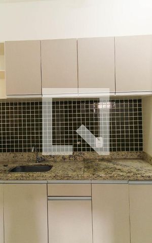 Studio para alugar com 28m², 1 quarto e sem vaga Studio para alugar com 28m², 1 quarto e sem vagaSala/Cozinha