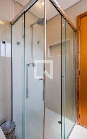 Apartamento à venda com 130m², 3 quartos e 3 vagas Apartamento à venda com 130m², 3 quartos e 3 vagasBanheiro da Suíte 1