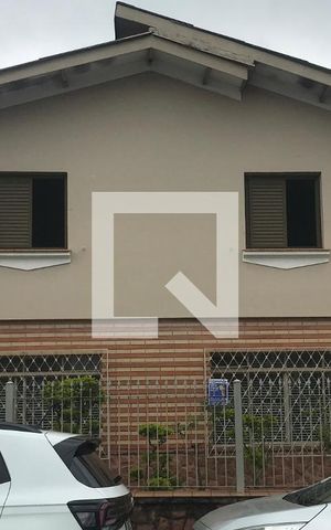 Casa para alugar com 370m², 3 quartos e 6 vagasFachada