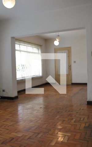 Casa para alugar com 370m², 3 quartos e 6 vagasSala