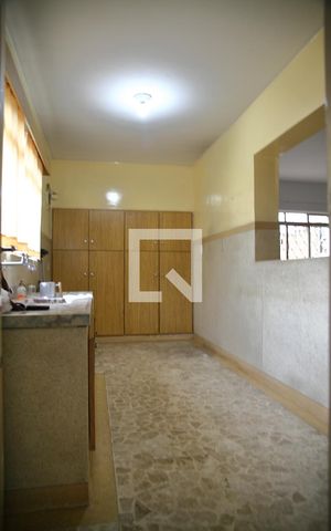 Casa para alugar com 370m², 3 quartos e 6 vagasCozinha