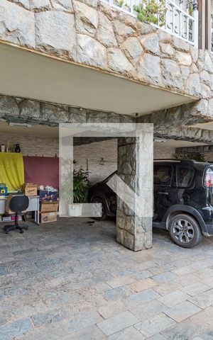 Casa para alugar com 250m², 5 quartos e 4 vagas Casa para alugar com 250m², 5 quartos e 4 vagasGaragem