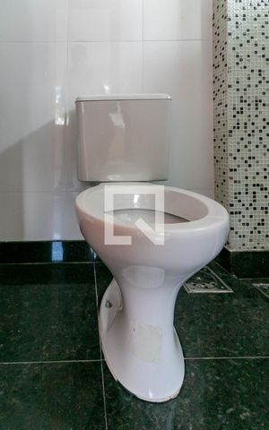 Apartamento à venda com 215m², 4 quartos e 3 vagas Apartamento à venda com 215m², 4 quartos e 3 vagasBanheiro da Suíte