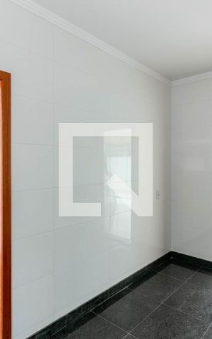 Apartamento à venda com 215m², 4 quartos e 3 vagas Apartamento à venda com 215m², 4 quartos e 3 vagasCozinha e Área de Serviço