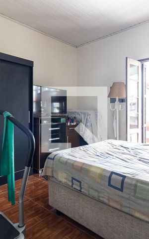 Casa à venda com 170m², 6 quartos e 2 vagas Casa à venda com 170m², 6 quartos e 2 vagasQuarto 1 da Casa 1