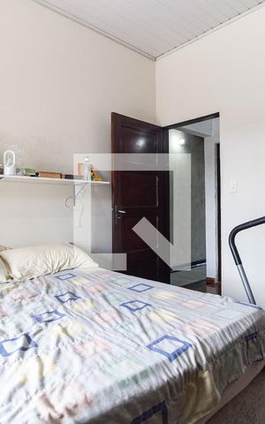 Casa à venda com 170m², 6 quartos e 2 vagas Casa à venda com 170m², 6 quartos e 2 vagasQuarto 1 da Casa 1