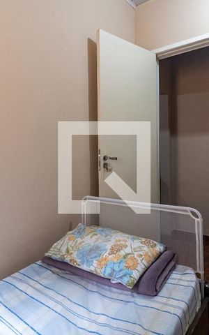 Casa à venda com 170m², 6 quartos e 2 vagas Casa à venda com 170m², 6 quartos e 2 vagasQuarto 2 da Casa 3