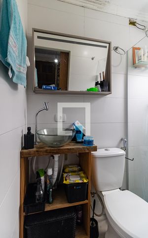 Casa à venda com 170m², 6 quartos e 2 vagas Casa à venda com 170m², 6 quartos e 2 vagasBanheiro da Casa 2