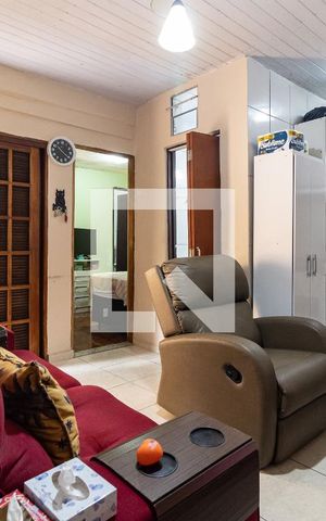 Casa à venda com 170m², 6 quartos e 2 vagas Casa à venda com 170m², 6 quartos e 2 vagasSala da Casa 3
